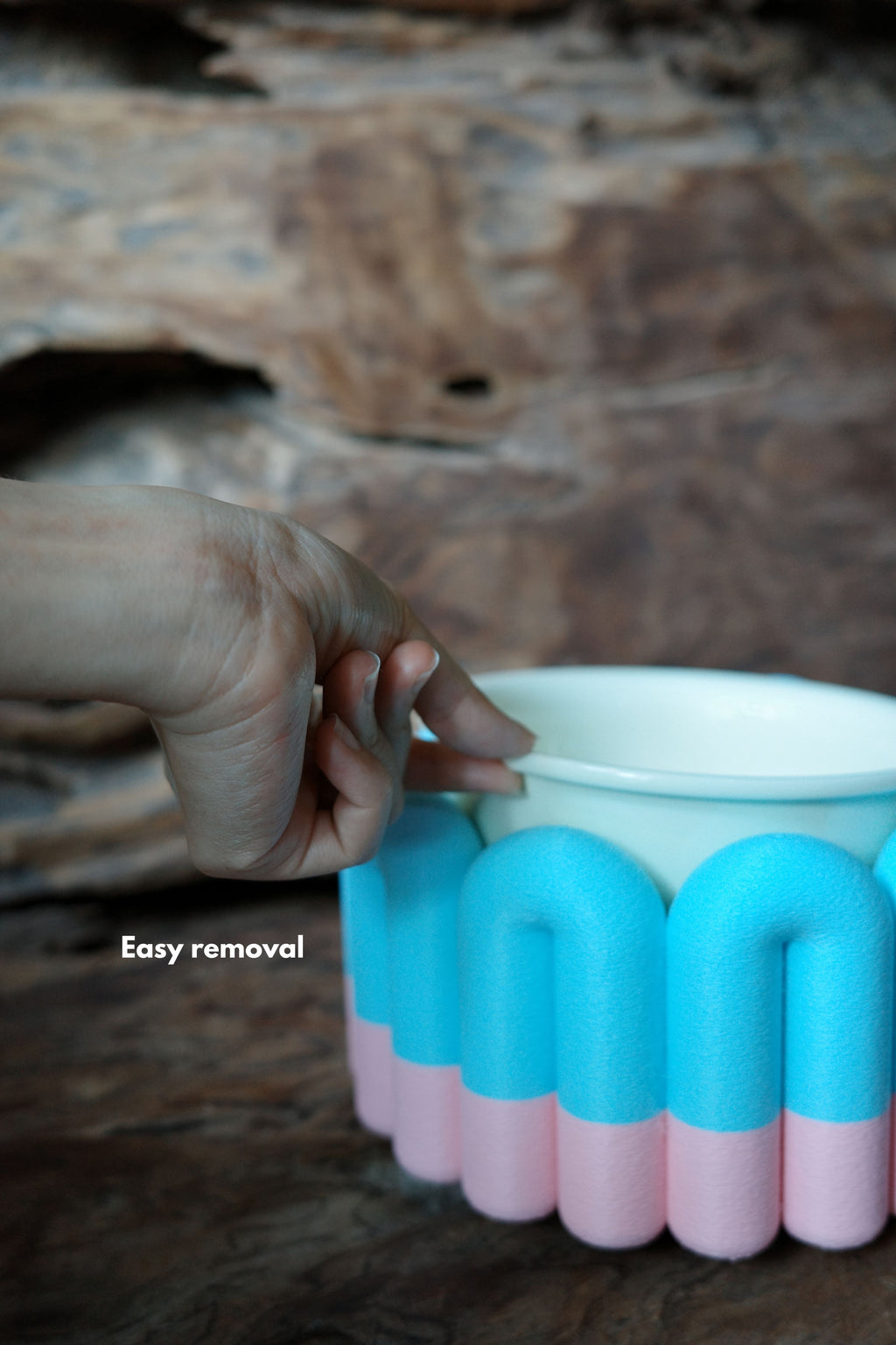 Canebowlé: Elevated Dog Bowl Stand