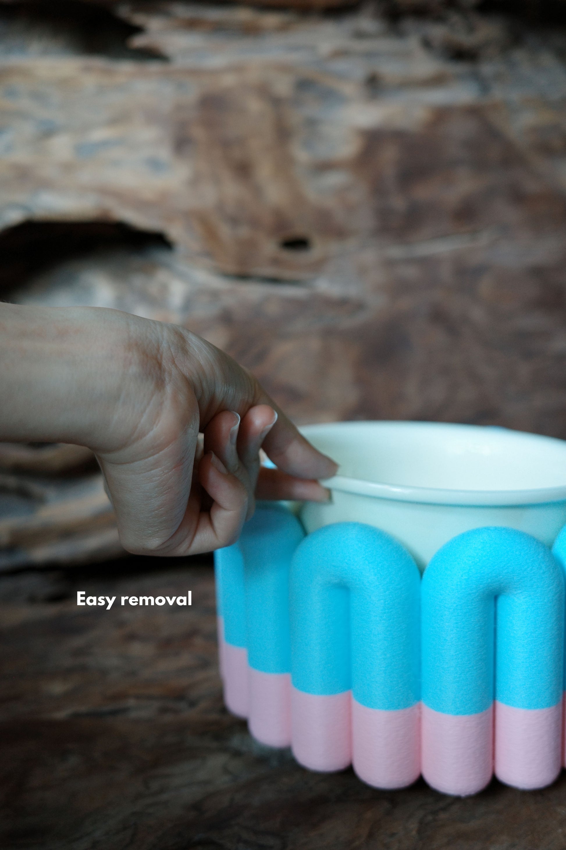 Canebowlé: Elevated Dog Bowl Stand