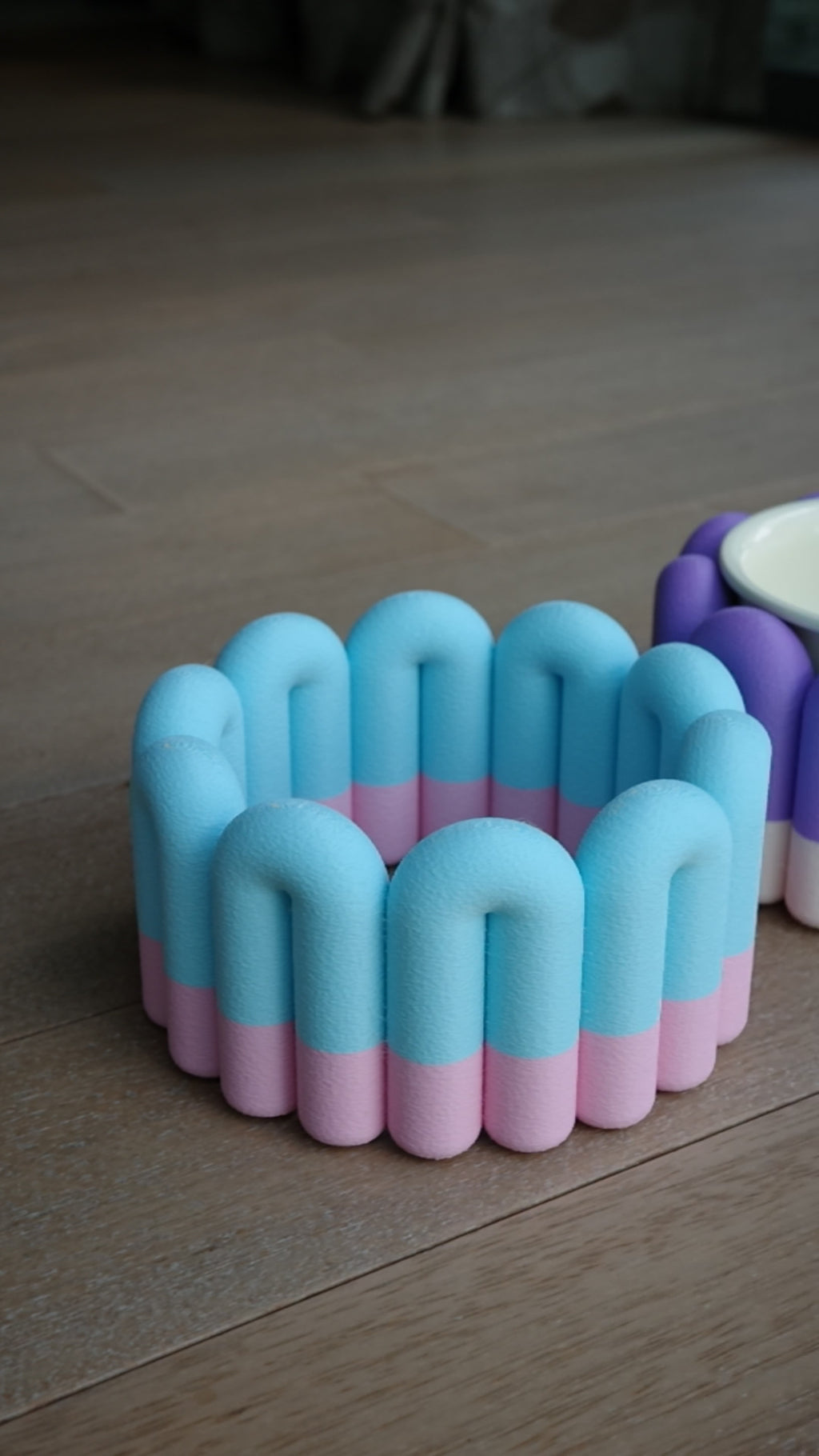 Canebowlé: Elevated Dog Bowl Stand